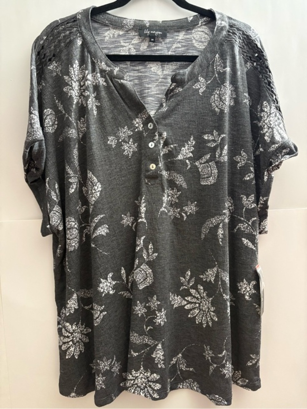 4 for $25 🖤 Lily Morgan Charcoal Floral Henley Tunic Top – Size 3X – NWT